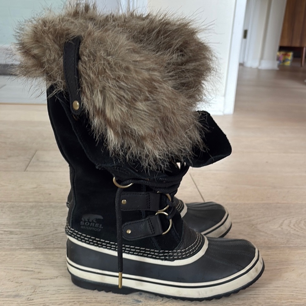 Sorel Joan of Arctic black worn twice